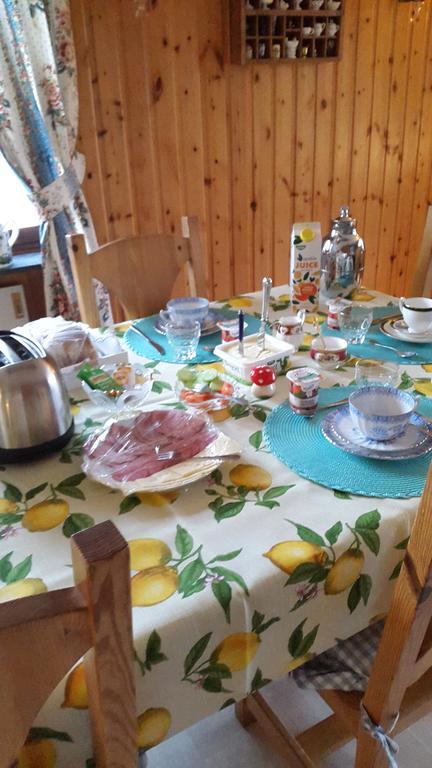 Anitas B&B Stockholm/Vaellingby ภายนอก รูปภาพ