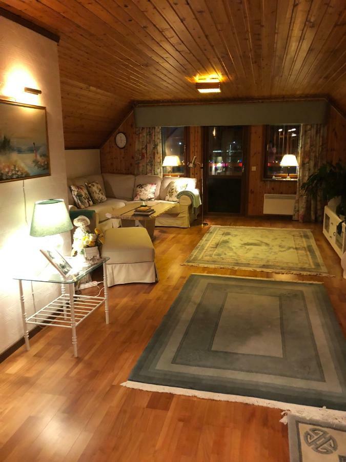 Anitas B&B Stockholm/Vaellingby ภายนอก รูปภาพ